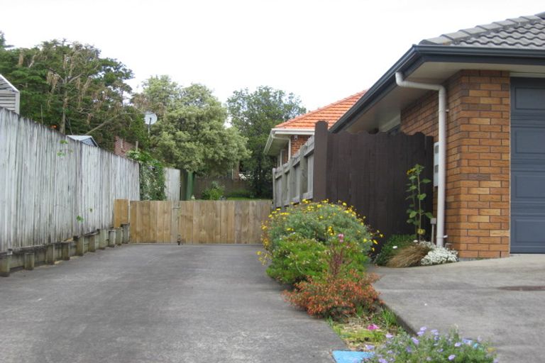 Photo of property in 1/3 Mcintyre Road, Mangere Bridge, Auckland, 2022