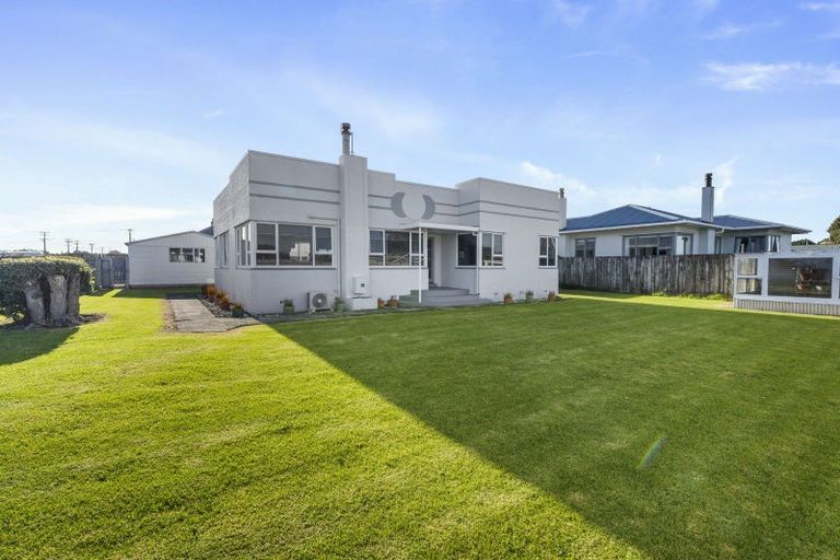 Photo of property in 17 Tasman Street, Opunake, 4616