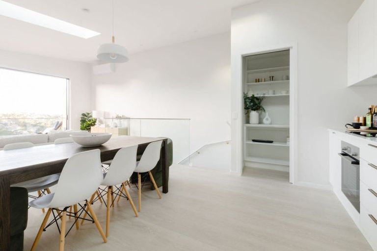 Photo of property in 119 Tiketike Way, Brooklyn, Wellington, 6021