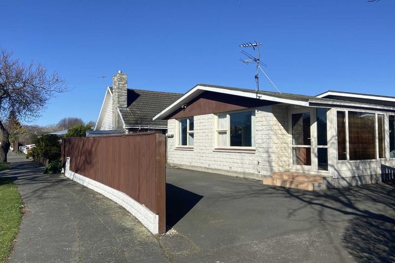 Photo of property in 15 Ashfield Place, Ilam, Christchurch, 8041