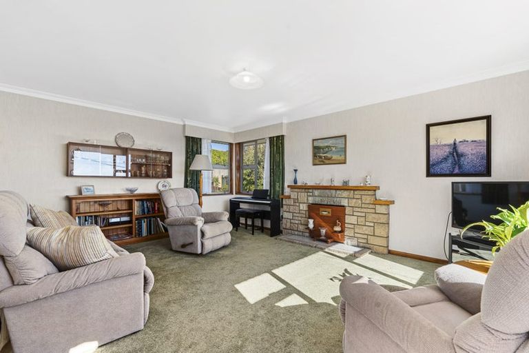 Photo of property in 20 Alberta Road, Glen Avon, New Plymouth, 4312