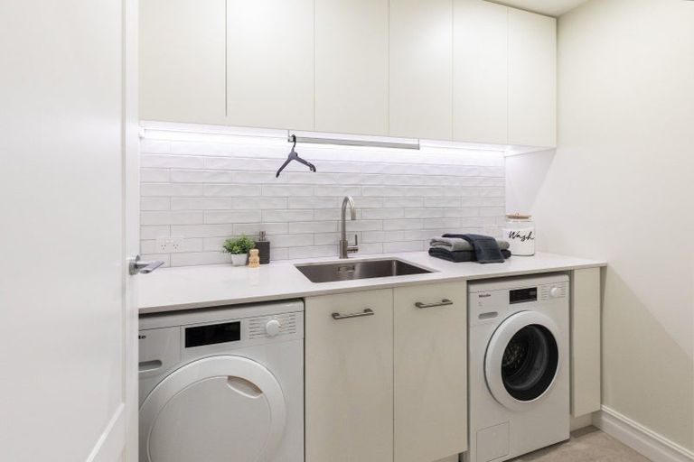 Photo of property in 2 Ayr Street, Riccarton, Christchurch, 8011