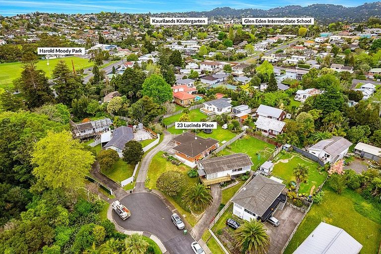 Photo of property in 23 Lucinda Place, Glen Eden, Auckland, 0602