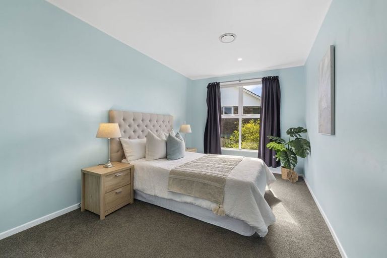 Photo of property in 9 Anson Place, Westown, New Plymouth, 4310