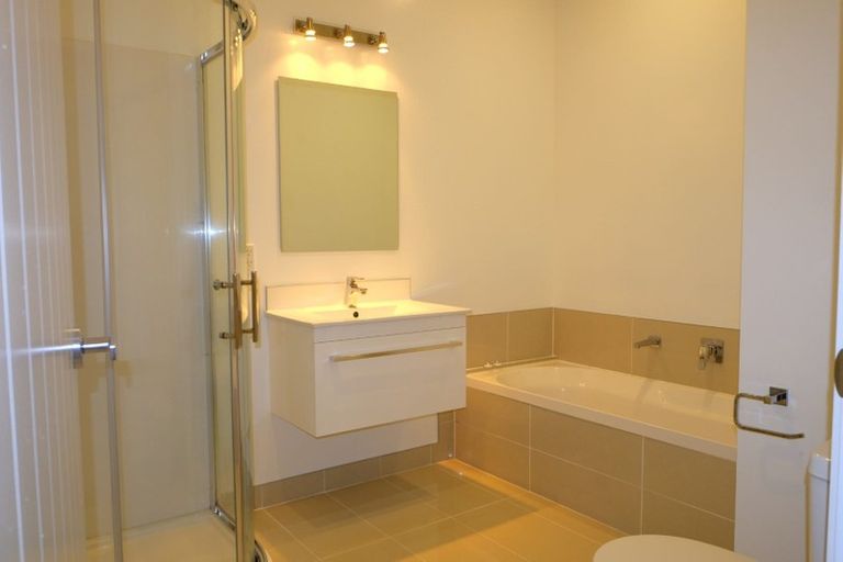 Photo of property in 19u2 Collins Avenue, Tawa, Wellington, 5028