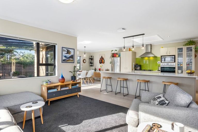 Photo of property in 2 Halsey Grove, Paraparaumu Beach, Paraparaumu, 5032