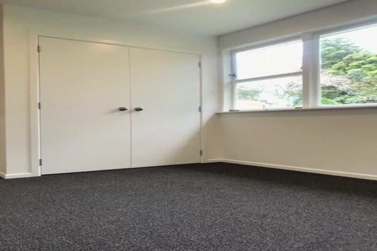 Photo of property in 132 Lancaster Road, Beach Haven, Auckland, 0626