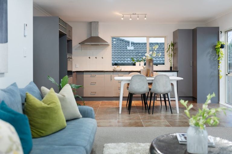 Photo of property in 38c Hetherington Road, Ranui, Auckland, 0612