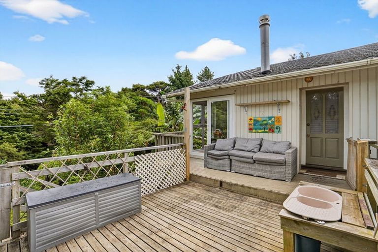 Photo of property in 2/39 Brunton Place, Glenfield, Auckland, 0629