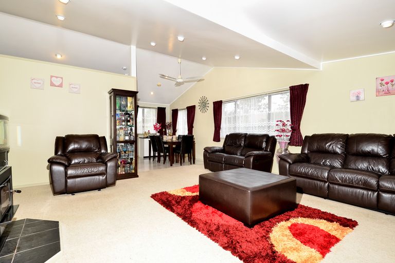 Photo of property in 92 Harrington Road, Henderson, Auckland, 0610