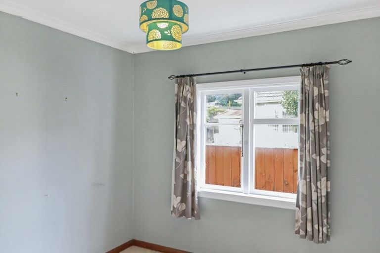Photo of property in 7 Tawhai Street, Stokes Valley, Lower Hutt, 5019