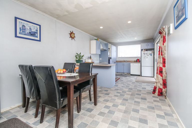 Photo of property in 5 Karina Place, Glen Eden, Auckland, 0602