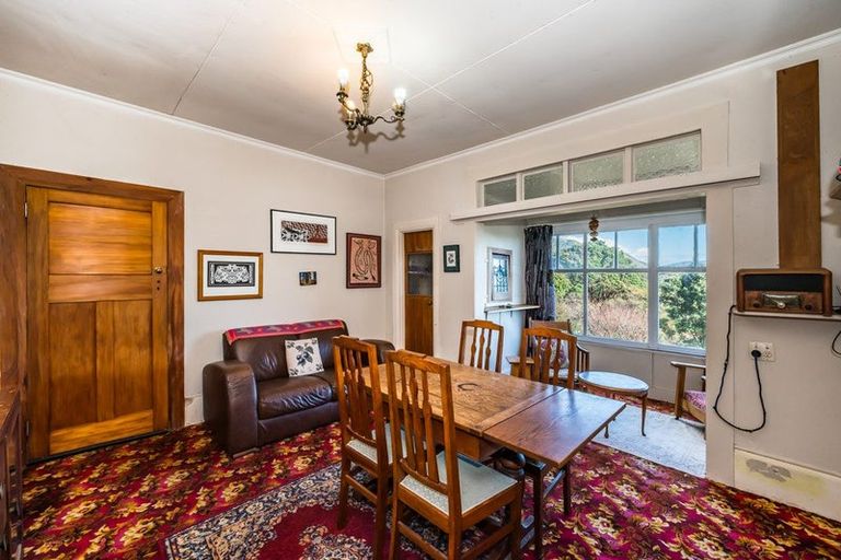 Photo of property in 64 Wellington Road, Paekakariki, 5034