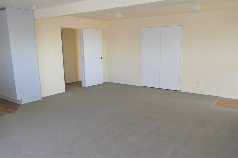 Photo of property in 16 Orewa Heights Crescent, Orewa, 0931