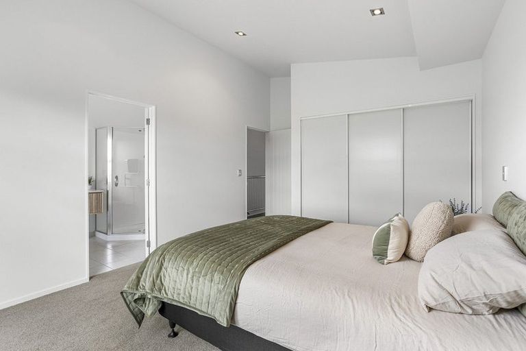 Photo of property in 20/40 Scarlet Oak Drive, Schnapper Rock, Auckland, 0632