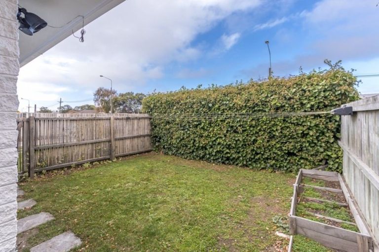Photo of property in 16 Inwoods Road, Parklands, Christchurch, 8083