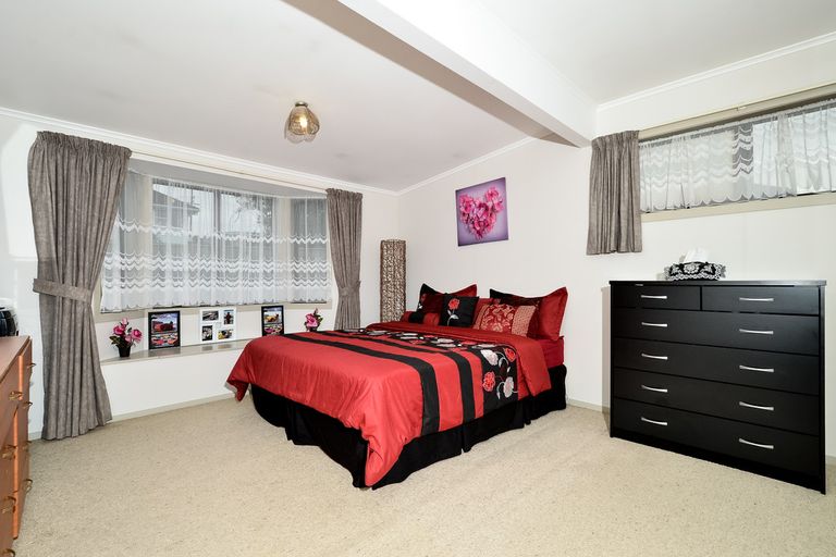 Photo of property in 92 Harrington Road, Henderson, Auckland, 0610