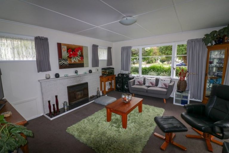 Photo of property in 3 Mathew Street, Dannevirke, 4930