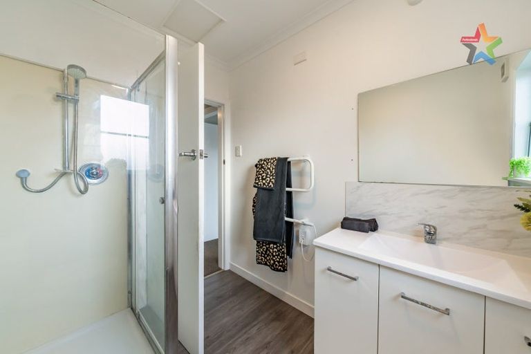 Photo of property in 24a Wainuiomata Road, Wainuiomata, Lower Hutt, 5014