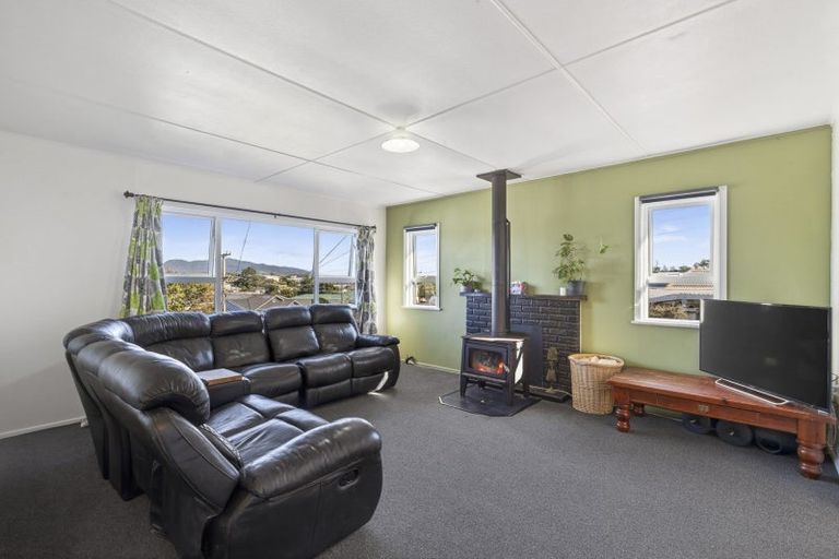 Photo of property in 15 Simons Street, Moturoa, New Plymouth, 4310