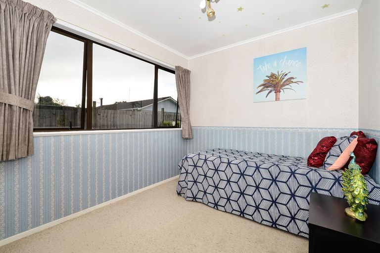 Photo of property in 92 Harrington Road, Henderson, Auckland, 0610