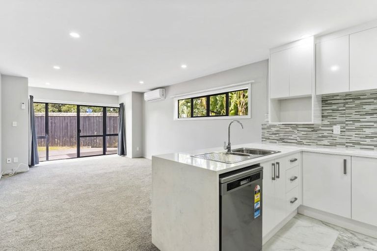 Photo of property in 13/202 Massey Road, Mangere East, Auckland, 2024