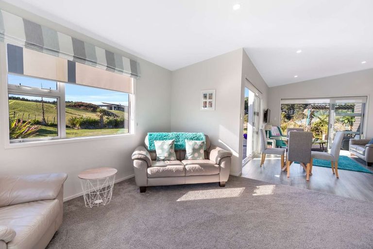 Photo of property in 76 Waitarere Rise Avenue, Waitarere, Levin, 5510