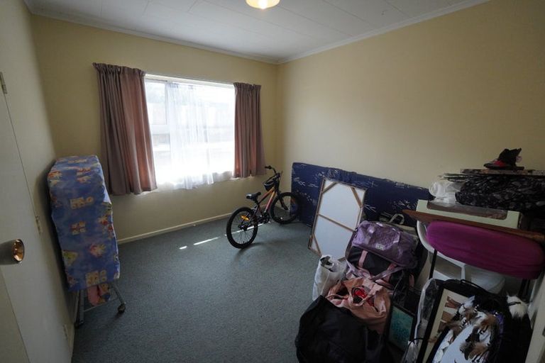 Photo of property in 3 Seddon Street, Takaro, Palmerston North, 4412