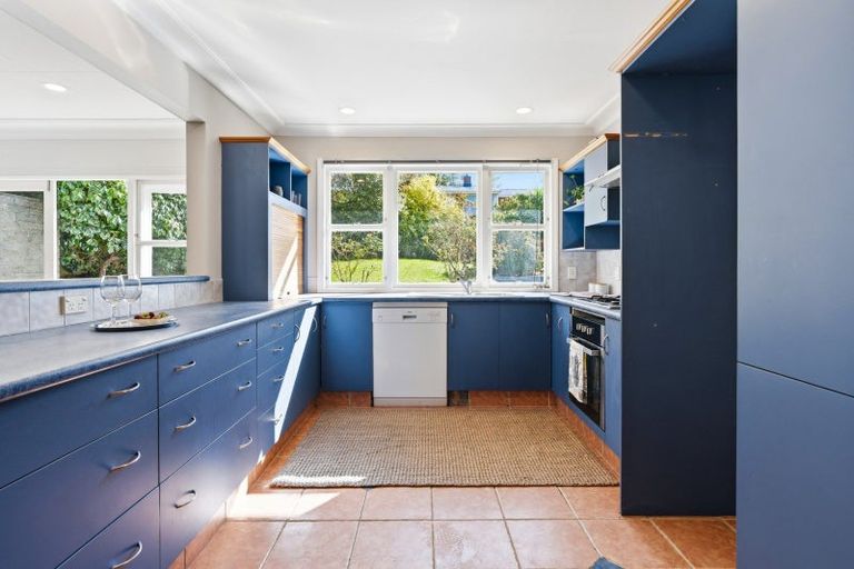 Photo of property in 11 Pioneer Crescent, Helensburgh, Dunedin, 9010