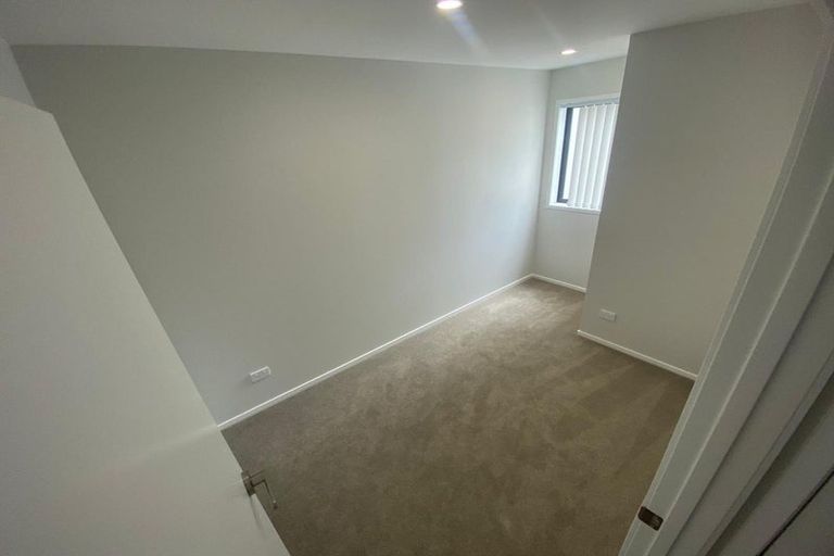 Photo of property in 2 Mikoikoi Crescent, Mangere Bridge, Auckland, 2022
