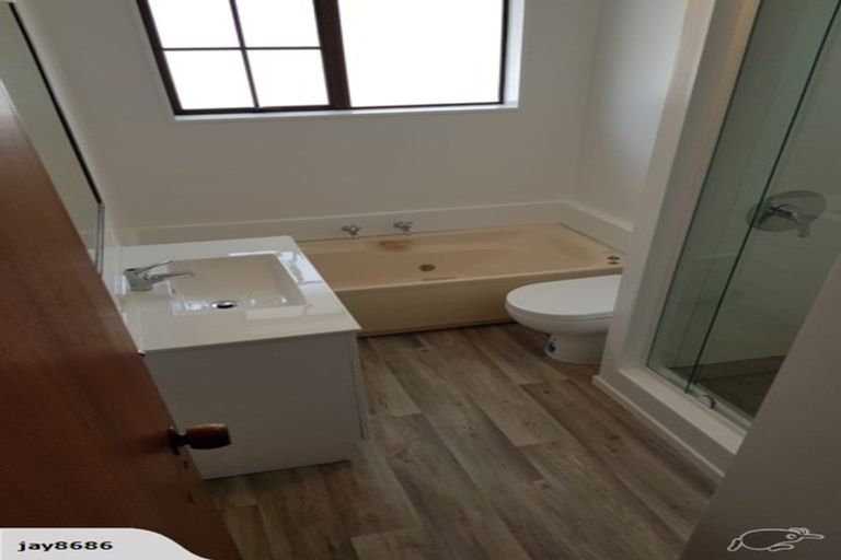 Photo of property in 24 Mcenroe Grove, Naenae, Lower Hutt, 5011