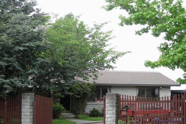Photo of property in 33 Te Maru Place, Redwood, Christchurch, 8051