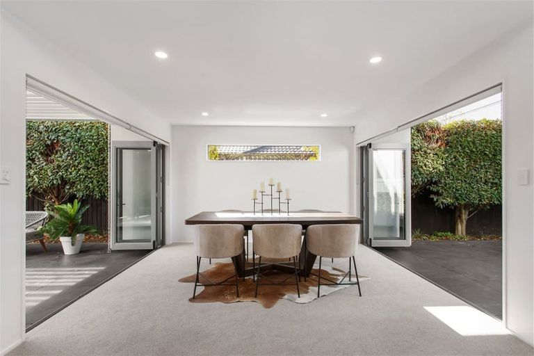 Photo of property in 45 Garreg Road, Bryndwr, Christchurch, 8052