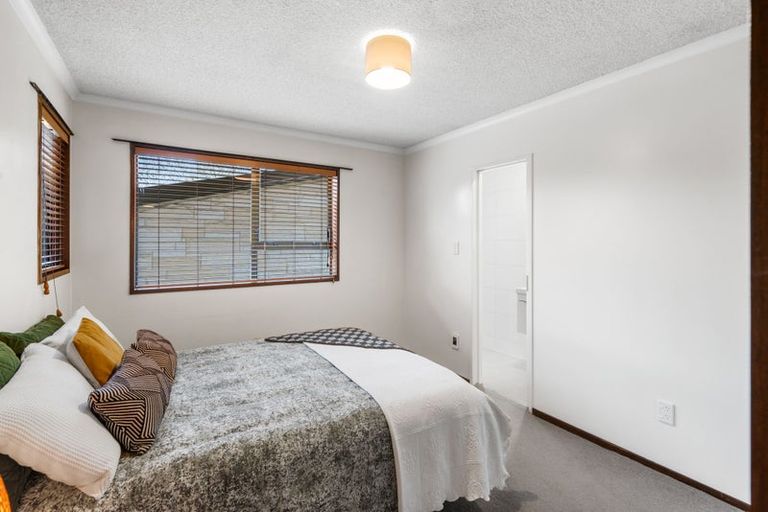 Photo of property in 30 Kingham Place, Avonhead, Christchurch, 8042