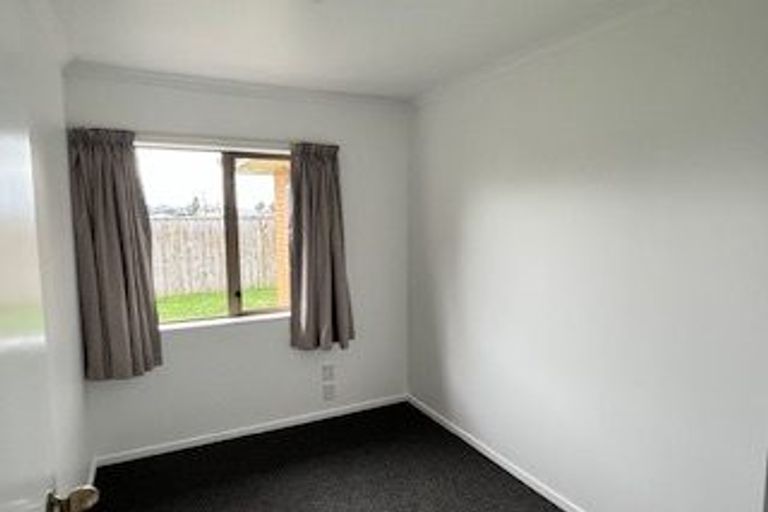 Photo of property in 5 Blythfield Place, Taradale, Napier, 4112