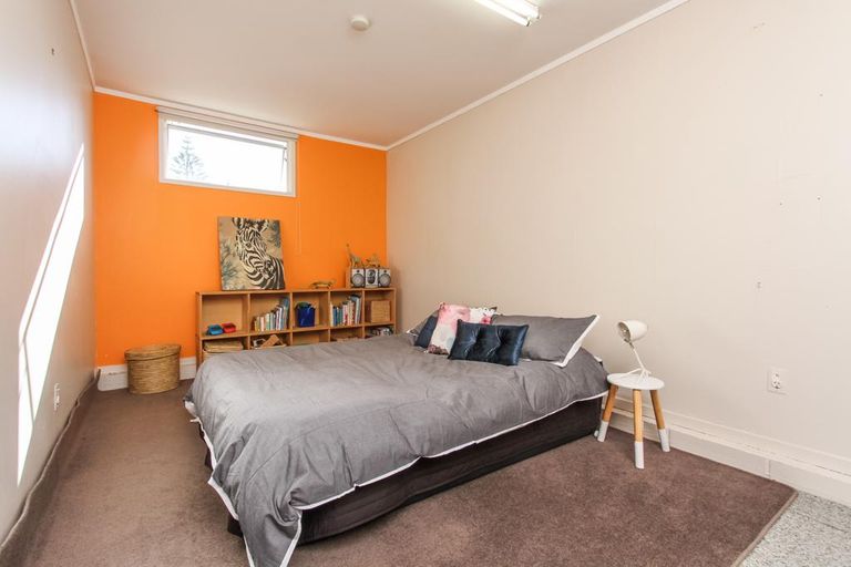 Photo of property in 20 Miltonia Avenue, Te Atatu South, Auckland, 0610