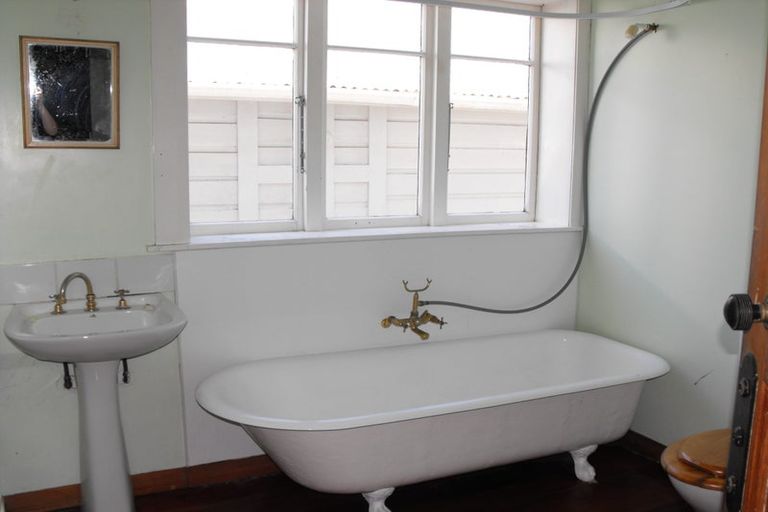 Photo of property in 8 Konini Road, Hataitai, Wellington, 6021