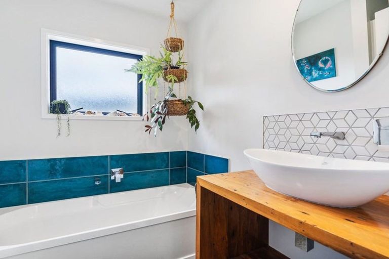 Photo of property in 2 Tropicana Drive, Tamaterau, Whangarei, 0174