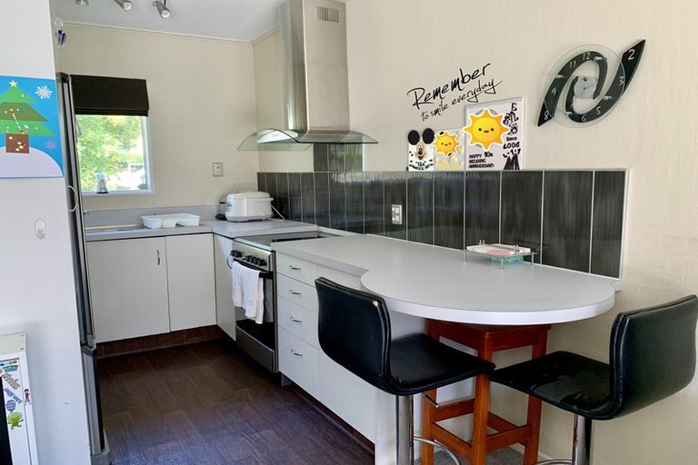 Photo of property in 13f2 Oswald Crescent, Paparangi, Wellington, 6037