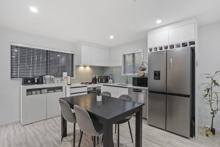 Photo of property in 19c Farwood Drive, Henderson, Auckland, 0612