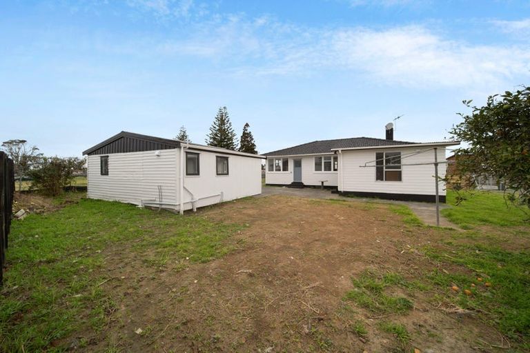 Photo of property in 15 Mayflower Close, Mangere East, Auckland, 2024