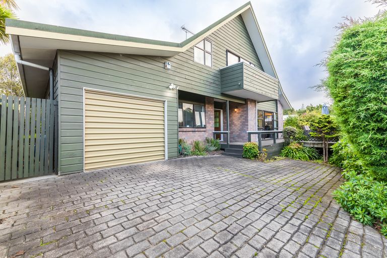 Photo of property in 2 Daffodil Street, Titirangi, Auckland, 0604