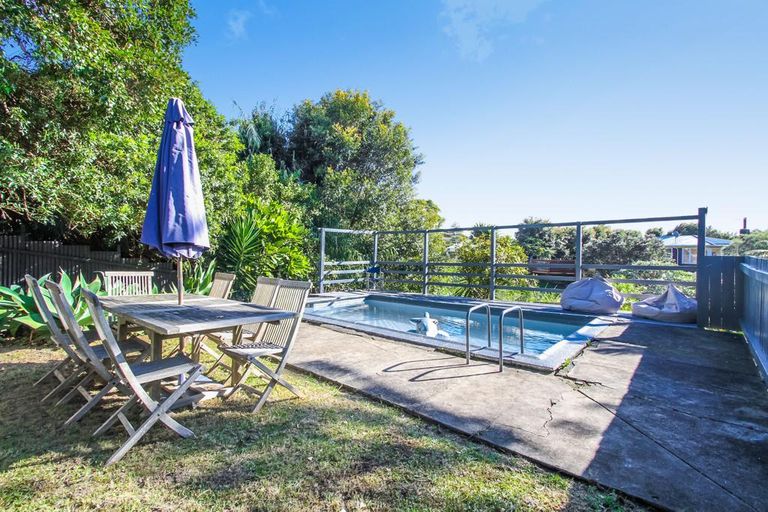 Photo of property in 20 Miltonia Avenue, Te Atatu South, Auckland, 0610