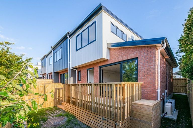 Photo of property in 36c Kaikoura Street, Henderson, Auckland, 0612