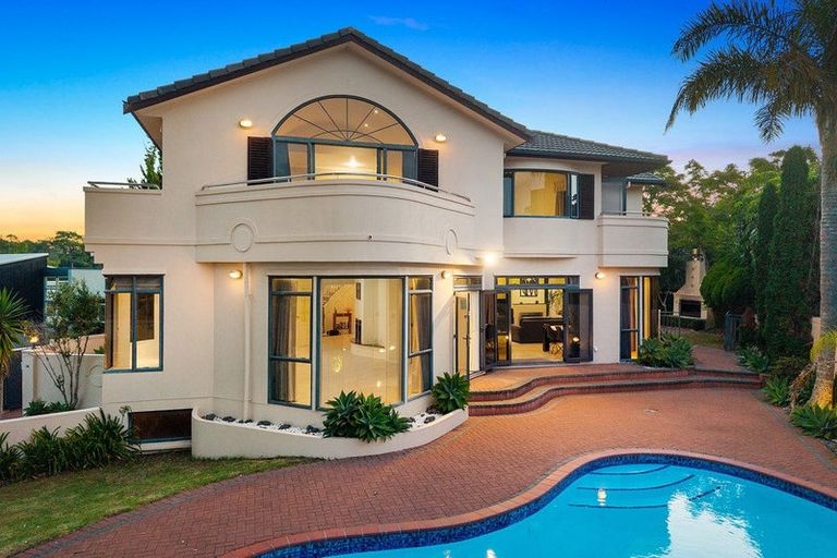 Photo of property in 13 Centennial Place, Campbells Bay, Auckland, 0630