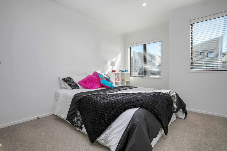 Photo of property in 9 Kanuka Road, Hobsonville, Auckland, 0616