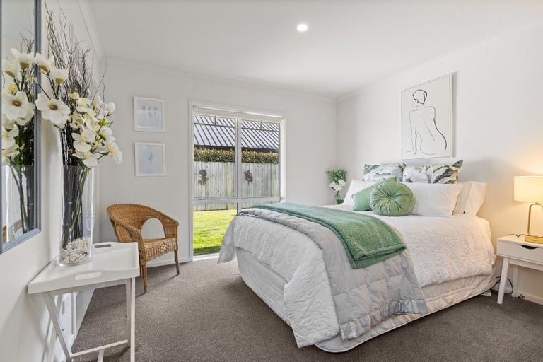 Photo of property in 51 Norfolk Drive, Cambridge, 3434