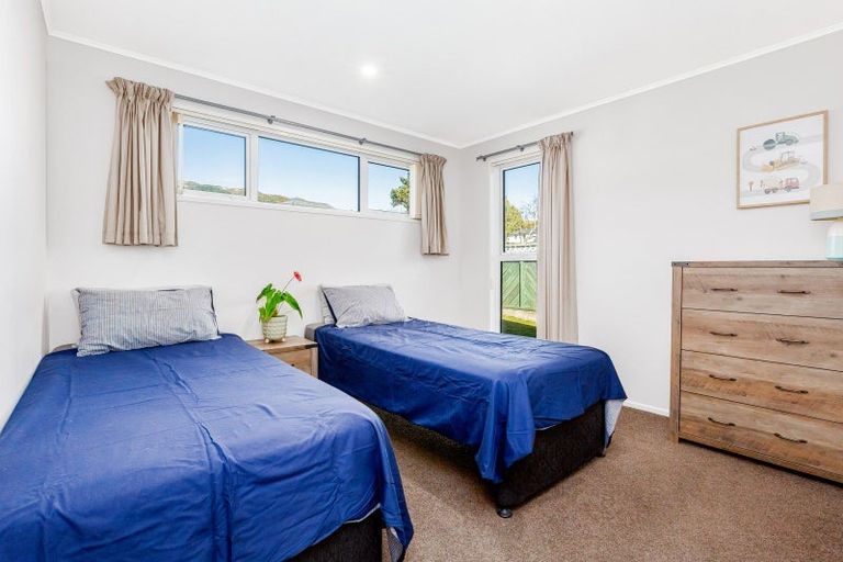 Photo of property in 8 Japonica Crescent, Ranui, Porirua, 5024