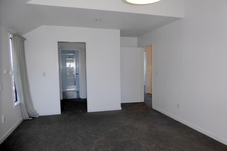 Photo of property in 52 Aikmans Road, Merivale, Christchurch, 8014