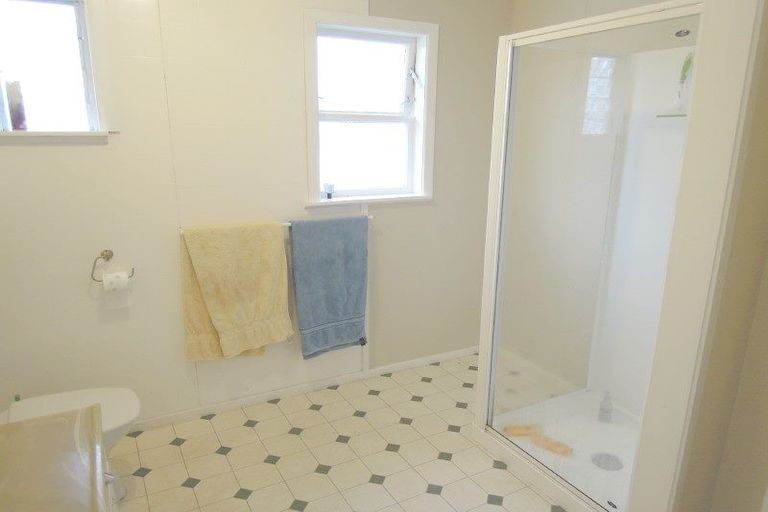 Photo of property in 40 O'donn Avenue, Beach Haven, Auckland, 0626